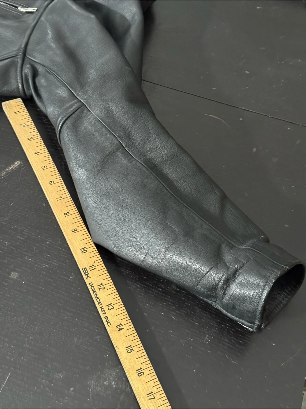 Leather Biker Motorcycle Jacket. Measurements in pics. Excellent